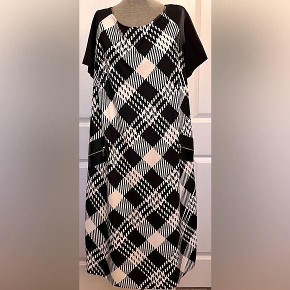 Sandra Derran size 18 W dress - Picture 1 of 4